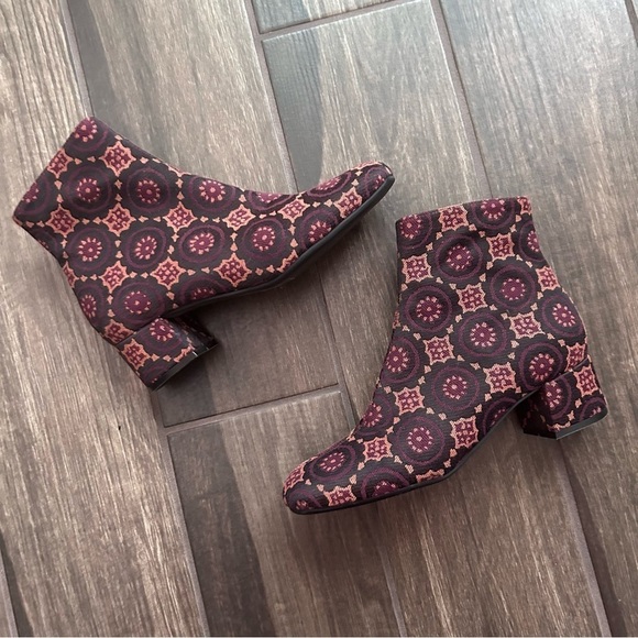 Maliparmi Tapestry Geometric Print Ankle Booties Sz 8 - Picture 7 of 12